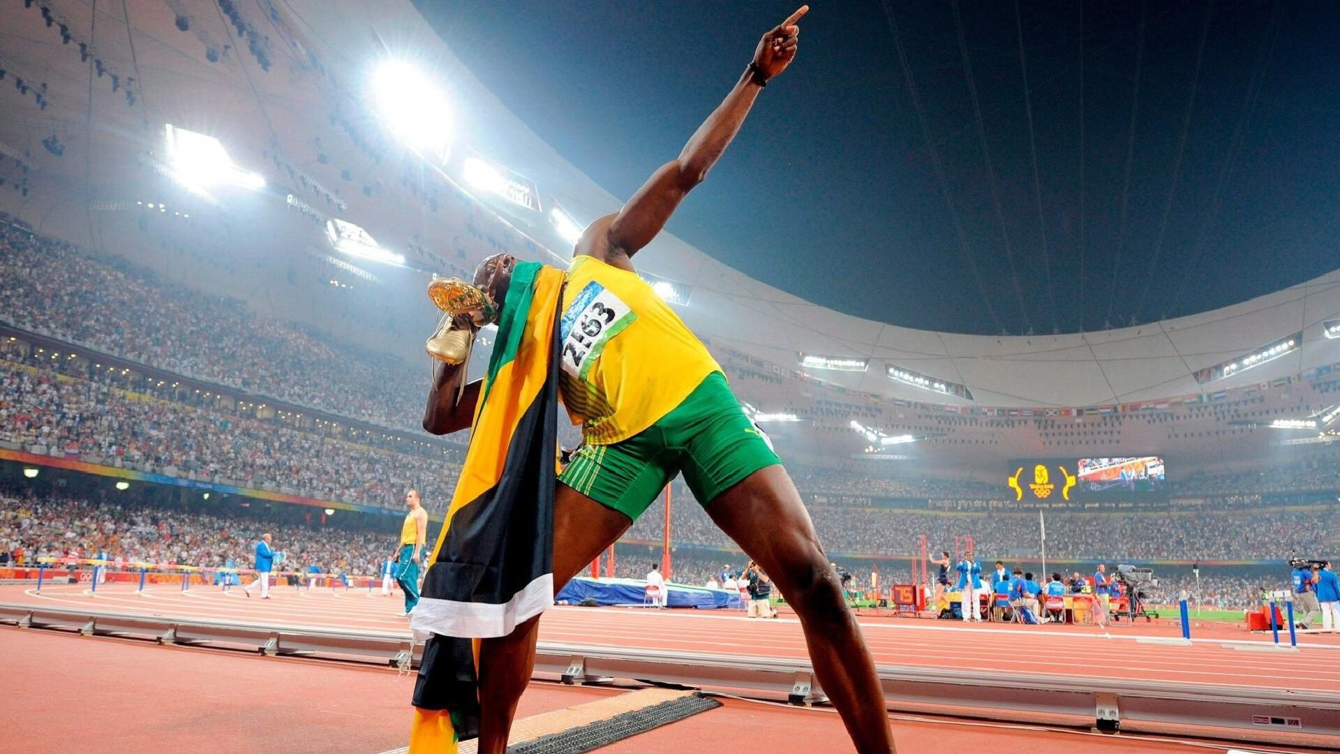 中国游泳队亚运会再创佳绩,新星闪耀泳池夺三金